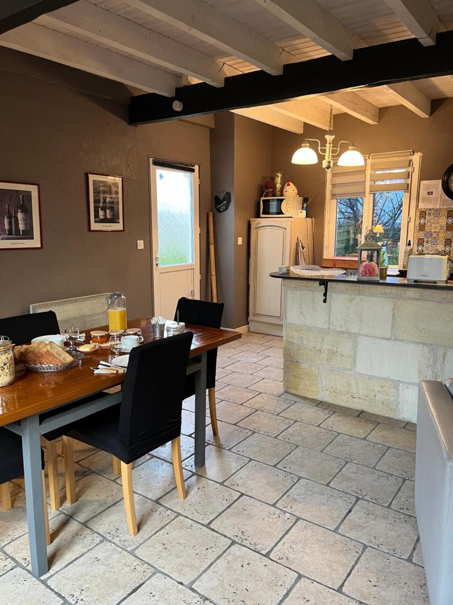 Chambres Et Gite Peyroutas " Camille" Vignonet St Emilion المظهر الخارجي الصورة