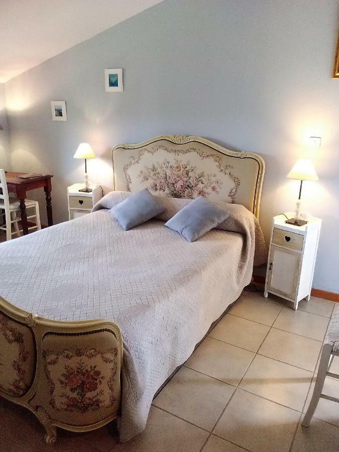 Chambres Et Gite Peyroutas " Camille" Vignonet St Emilion المظهر الخارجي الصورة