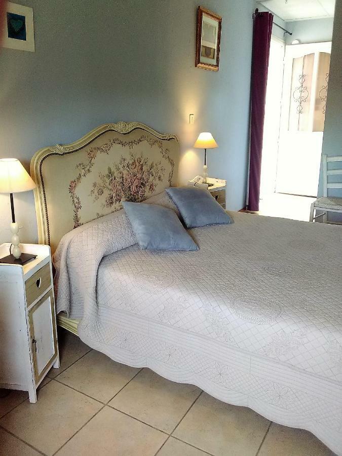 Chambres Et Gite Peyroutas " Camille" Vignonet St Emilion المظهر الخارجي الصورة