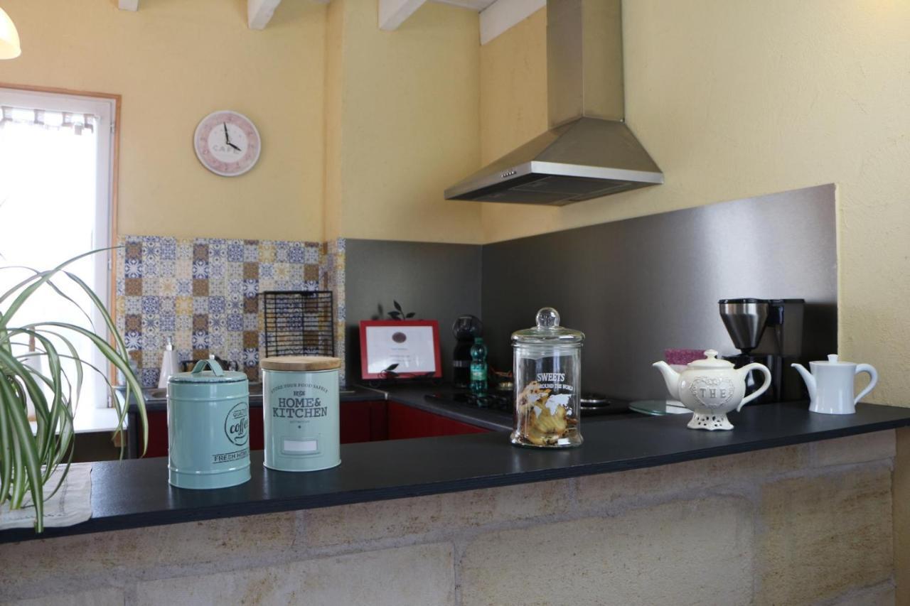Chambres Et Gite Peyroutas " Camille" Vignonet St Emilion المظهر الخارجي الصورة